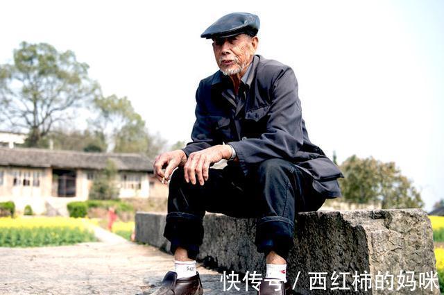 出差|燕麦是骨质疏松的原因?医生建议:不想钙流失,这2种食物要少吃