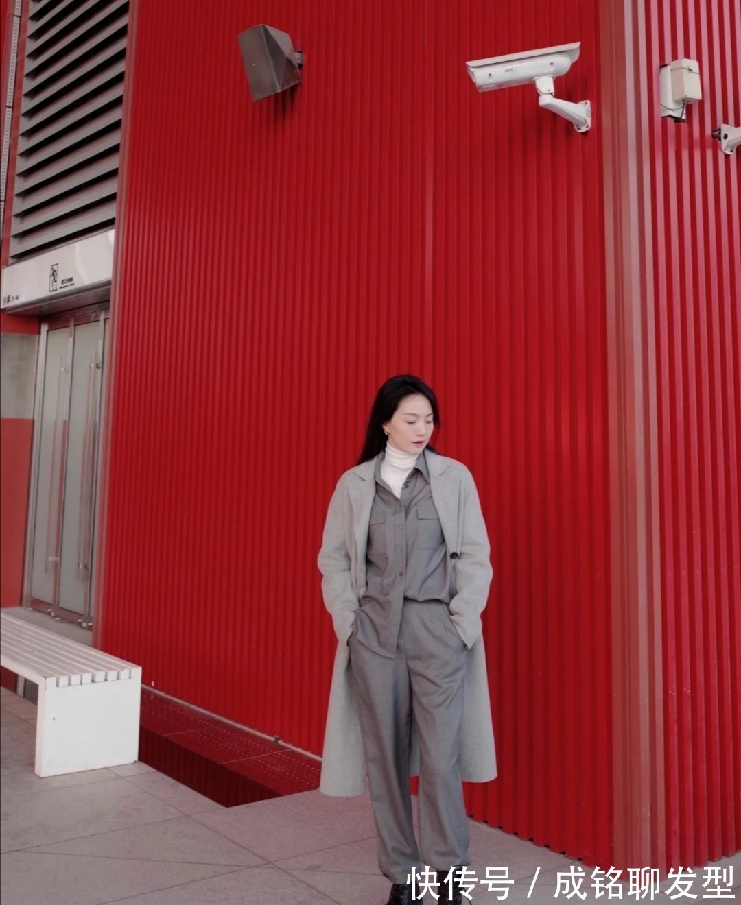 高领衫|会穿的女人不显老,50岁的女人学会这三种搭配,减龄又显优雅美