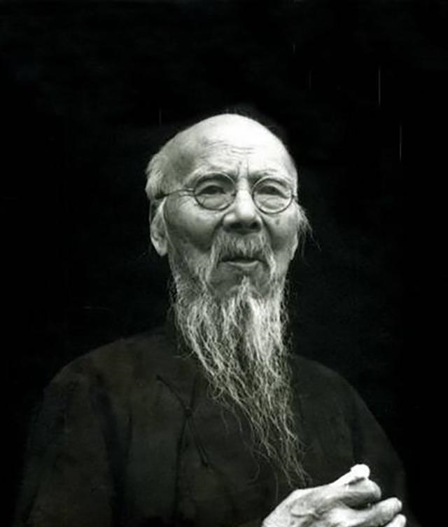 耕牛图$齐白石作画时“漏”了几笔,女徒弟补上后,764万的名画只值64万