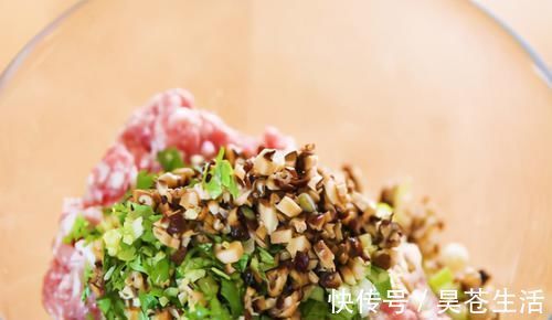 腌制|清蒸鱼，我从不放盐和料酒腌制，用上1招，鱼肉又鲜又嫩还不腥