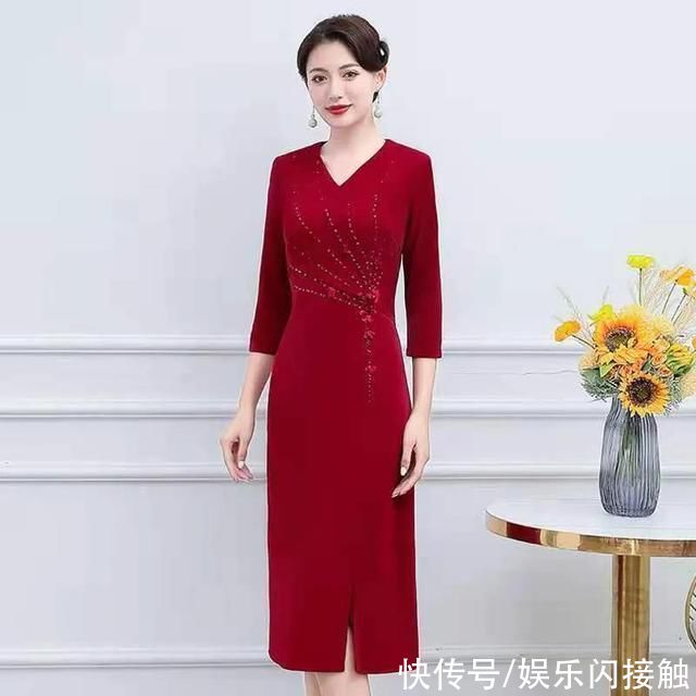 提升|妈妈喜庆装穿搭!提升整体气质，简单来说就是“哪里好看露哪里”
