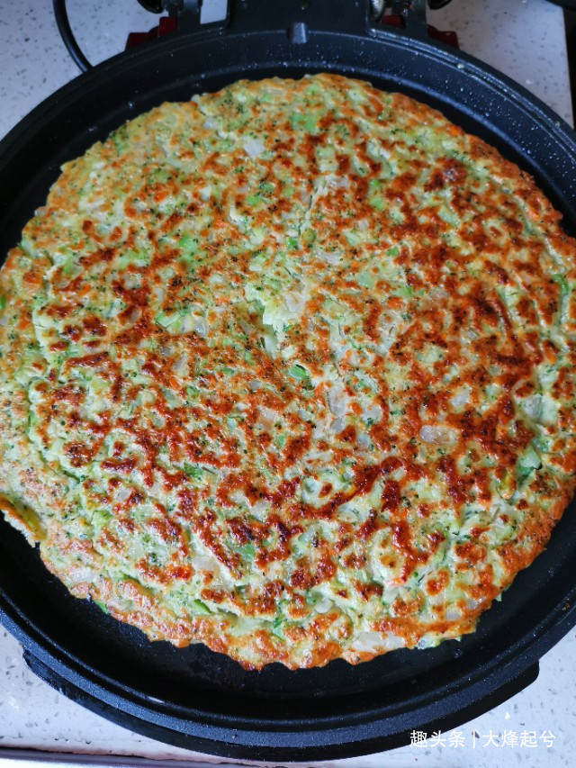 蔬菜饼|西兰花蔬菜饼,适合早餐吃的快手美食