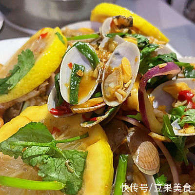 因为这道酸酸辣辣的凉拌花甲,从此爱上了做饭