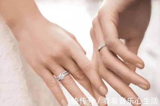钻石 婚礼季|百年的幻化,变的是样式不变的是真情!