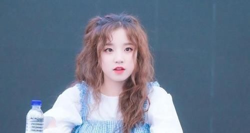 卷发尾 发量多的女生,尽量别留这几种发型,显老还没气质!