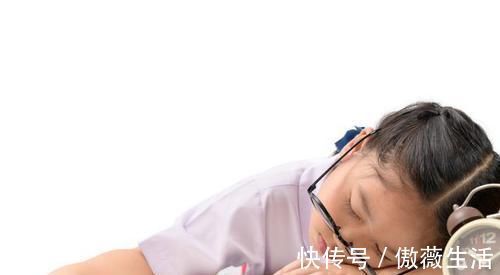 青春期|让孩子做自己?家长混淆了认识自己的概念,并不是让孩子随心所欲