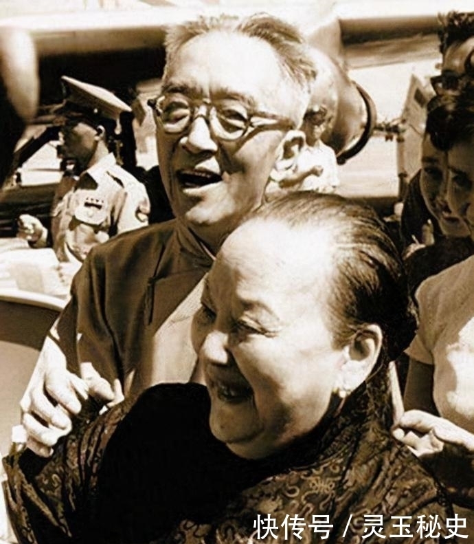 鲁迅骂胡适10多年,为何后者从不还口?晚年胡适:鲁迅是我们的人