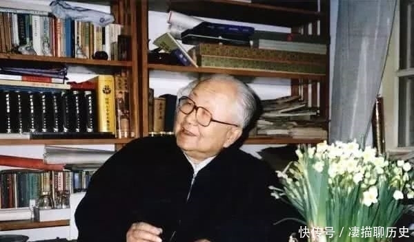 馆阁|有人称启功书法有“馆阁体”遗风,不能称为大师?你怎么看