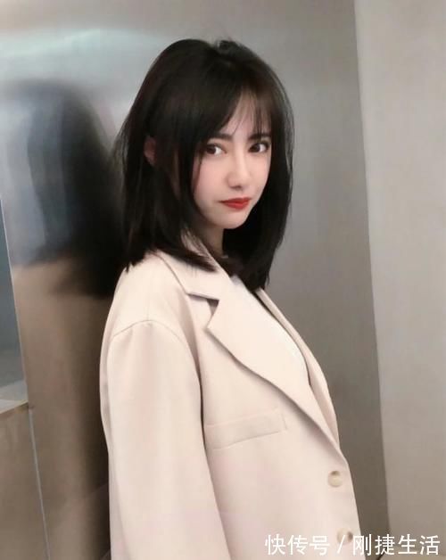 美人|女生常见的几种脸型：方脸大气，圆脸幼态，鹅蛋脸堪称标准美人！