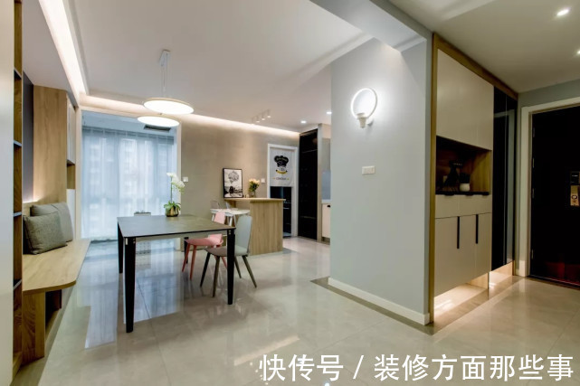 餐厅|143平简约风三居室,餐厅卡座的周边居然做了柜子