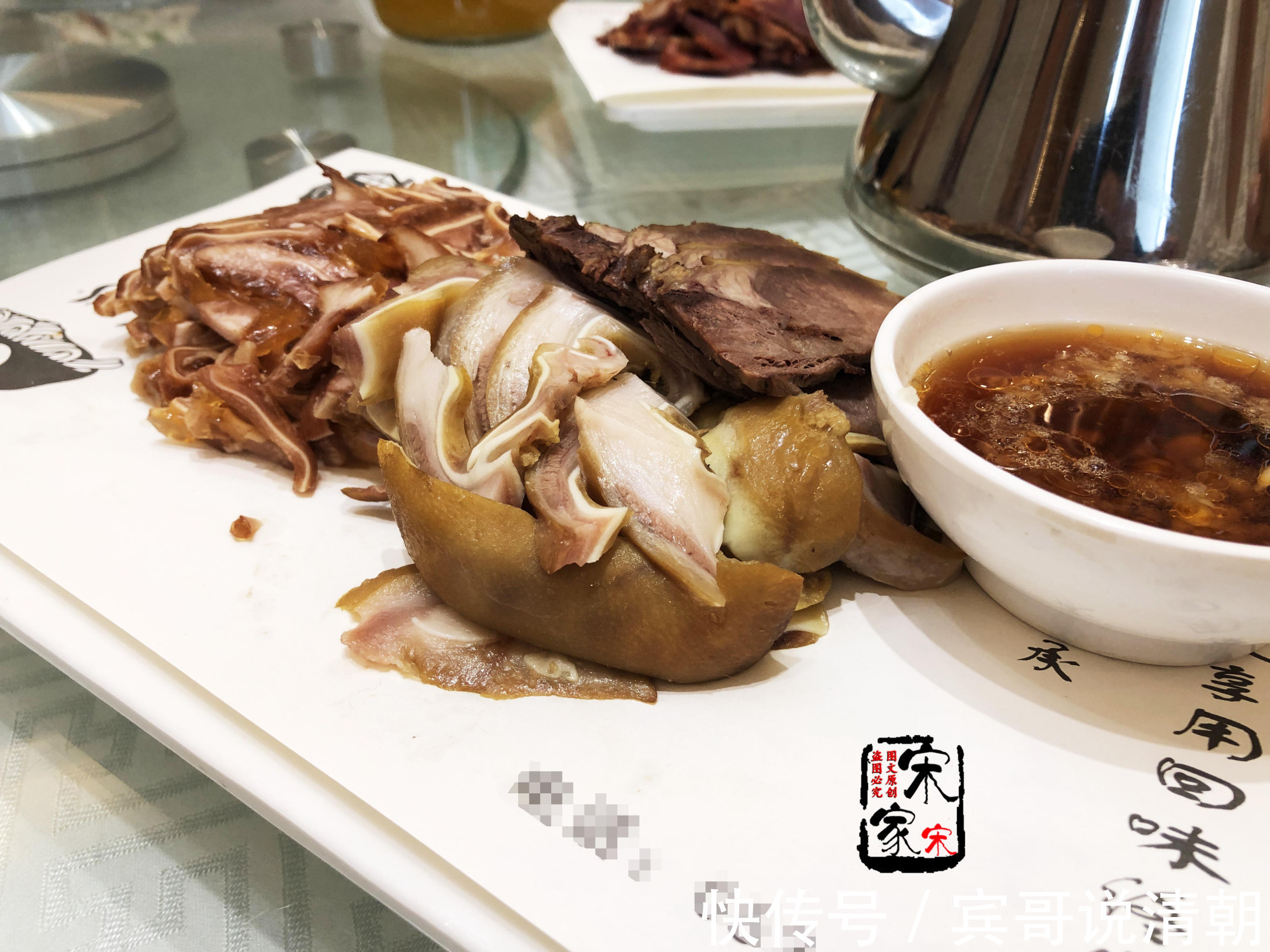 孩子3周岁宴席,880元标准上了27道菜,客人吃完说贵了!