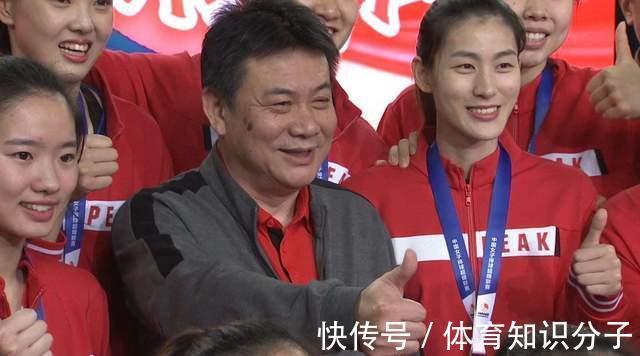 中国女排|蔡斌二度出任中国女排主教练,接手后郎平队伍,备战任务和压力大