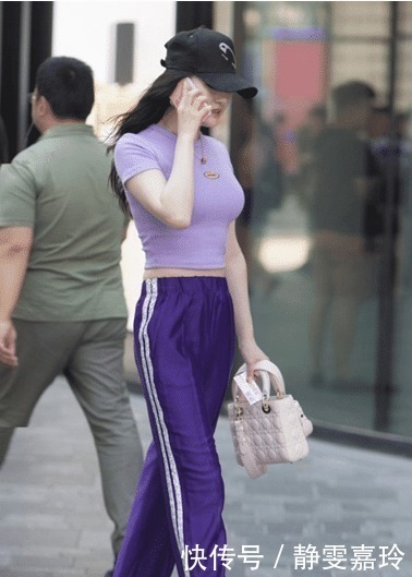 这是穿什么款的校服裤子色彩与版型过时了吧