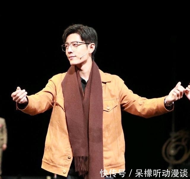 cp 肖战话剧如梦之梦场外:博君一肖CP粉大喊口号,用王一博周边应援