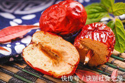 苹果|苹果和它一起吃,效果堪比黄芪!每天吃一点,肝脏只会越来越白净