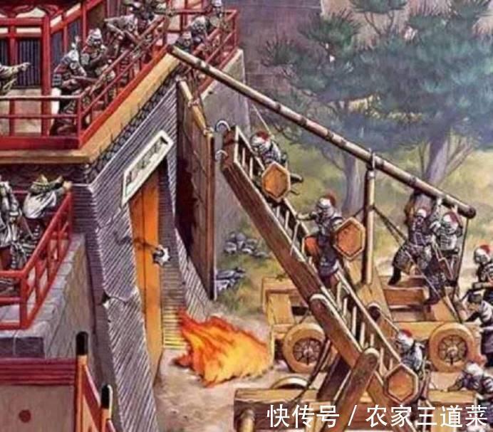 守方$守城士兵为何不直接推倒梯子,却费力用石头砸?士兵:谁推谁傻