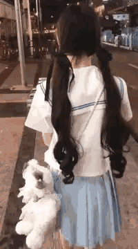 搞笑|搞笑GIF:2、不小心把小姐姐辫子揪掉了,这样还有救么?