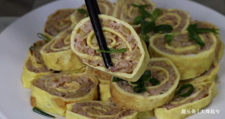 土豆加鸡蛋，我家来客人必做的压轴菜，好吃解馋，客人都说不够吃