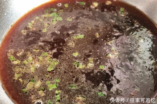 豆角别再炒着吃了,加些粉条蒸成大包子,全家都爱吃,太香了!