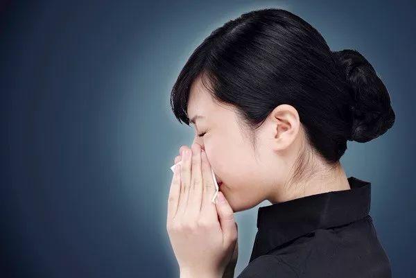 防脱发|人体有个“气血总开关”！没事按一按，或可助眠、养阳气、防脱发