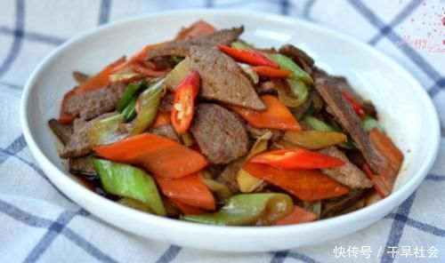 夏天，宁可少吃猪肉，也要多吃此菜，气血足了，双眼也明亮了