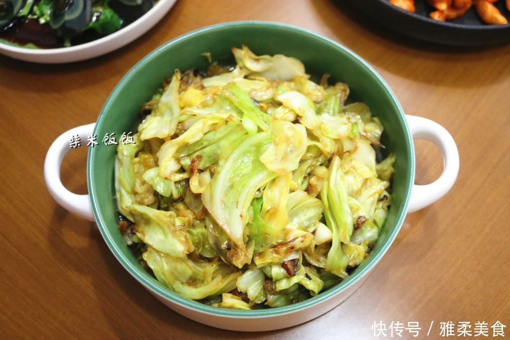  我家一日三餐，早餐饼，午餐饺子，晚餐炒菜，家常饭菜味道好