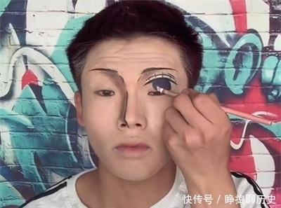 走红|大神仿妆“女帝”走红,开局:来凑凑热闹,结局:这是换头了吧?