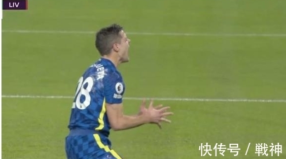 失誤|2-0到2-2 英超17億火爆對決 超低級失誤+世界波 隊長跪地絕望嘶吼