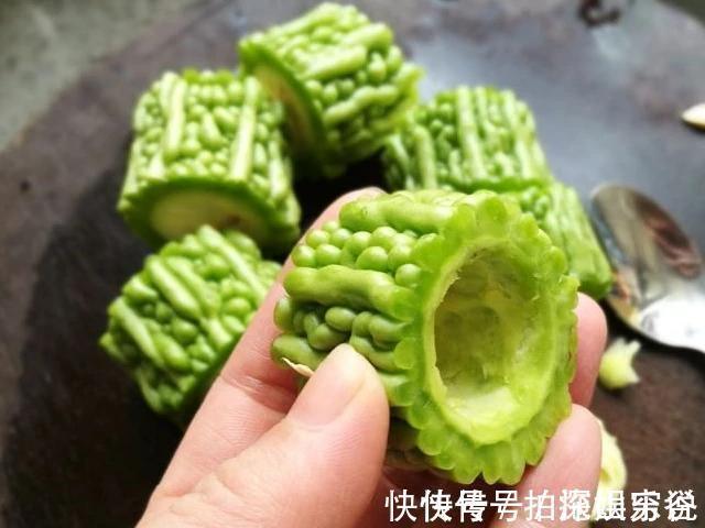 怀孕|女人怀孕后,4物餐桌上尽量别吃,可能对胎儿的发育不好