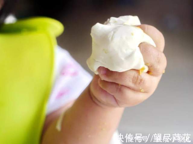 手部|小宝宝杀伤力有多强?宝妈:我为你剖腹7层,你却让我变“独眼”