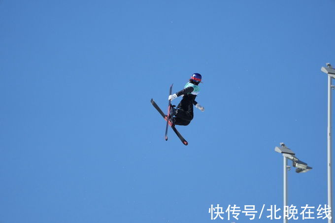 薛宝钗|原来，《红楼梦》里也写过好几次跟冰雪有关场景，最著名在这一回