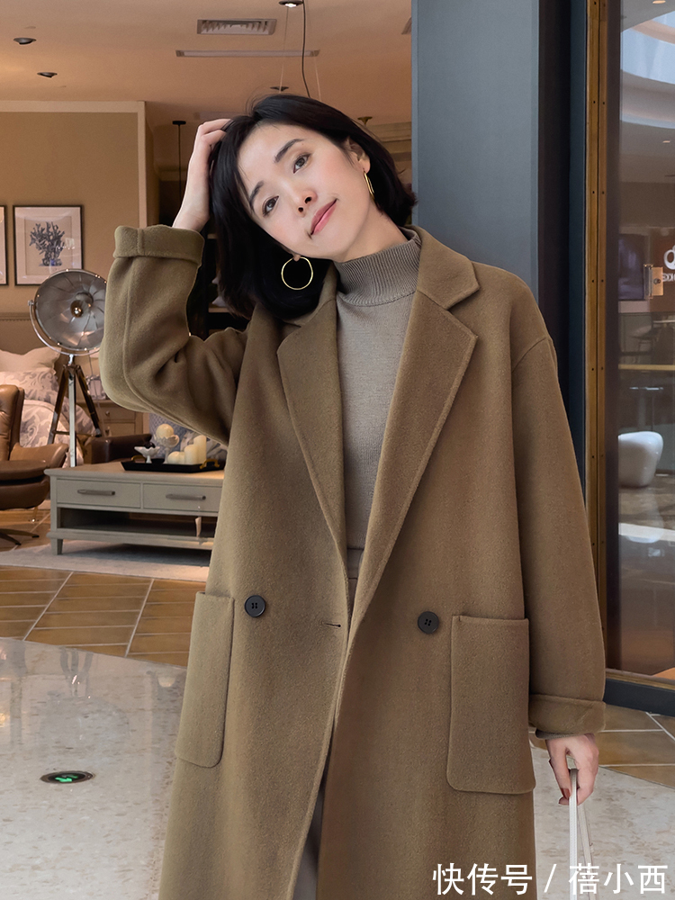 时髦 秋末冬初怎么穿才时髦?换上“大衣+九分裤”,高级感扑面而来