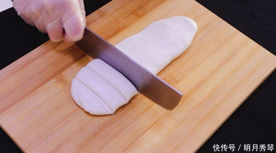 白糖和糯米粉还能这么吃,第一次吃就吃上瘾了,外酥里糯