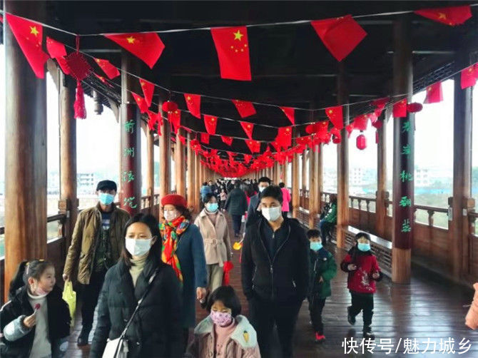 衡阳雁峰区：大年初一，东洲岛景区迎来近两万游人