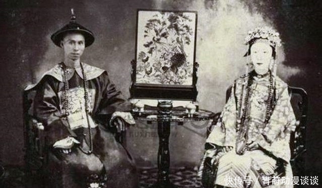 无表情|清朝罕见“夫妻”合影大多数面无表情，唯有最后一张表情生动！