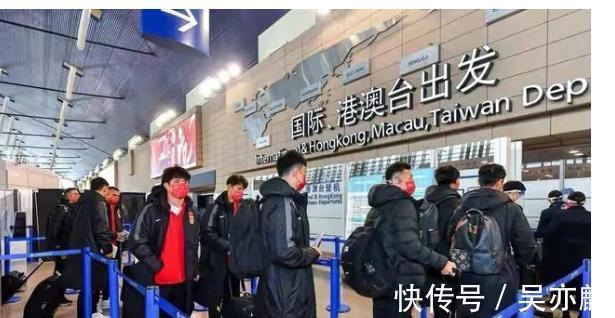 主教练|日本国脚因李霄鹏怂了?一席话惹国足球迷献策:让你15分钟何妨