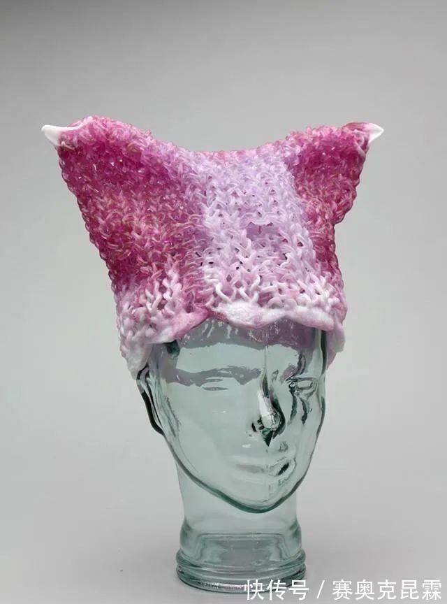色彩#她是用玻璃雕塑“织毛衣”的第一人,这质感极其逼真!手太牛逼了