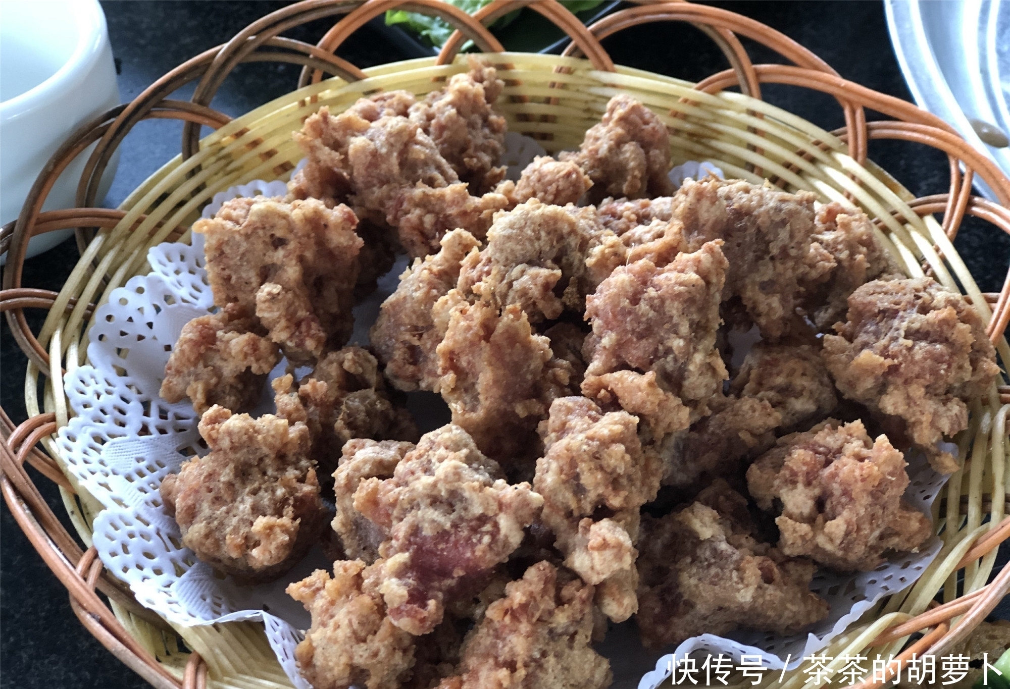 羊肉|假期和家人吃“老式铜火锅”,120元点了2斤肉,看看是真羊肉吗?