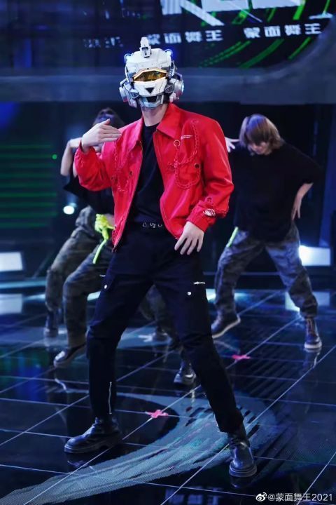 当舞王被蒙面,观众还能看什么?丨专访《蒙面舞王》总导演徐向东