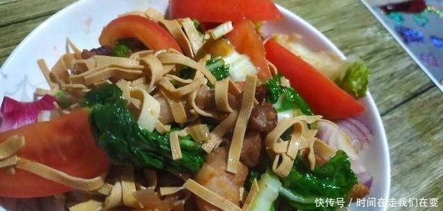 干豆腐炖五花肉,看着就好吃,可香了