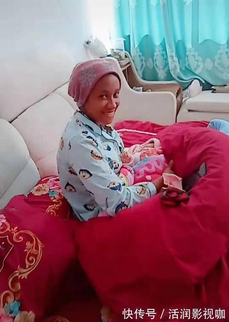 爸爸|非洲妈妈的基因败了!生出白净宝宝,中国爸爸乐开花就是这么强