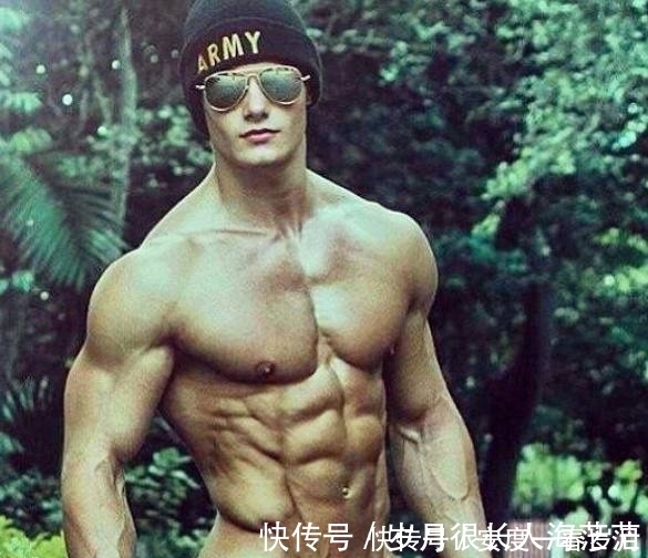 动作|手臂要想练得粗,你应该这么练,正确的动作才能更好地带你变粗