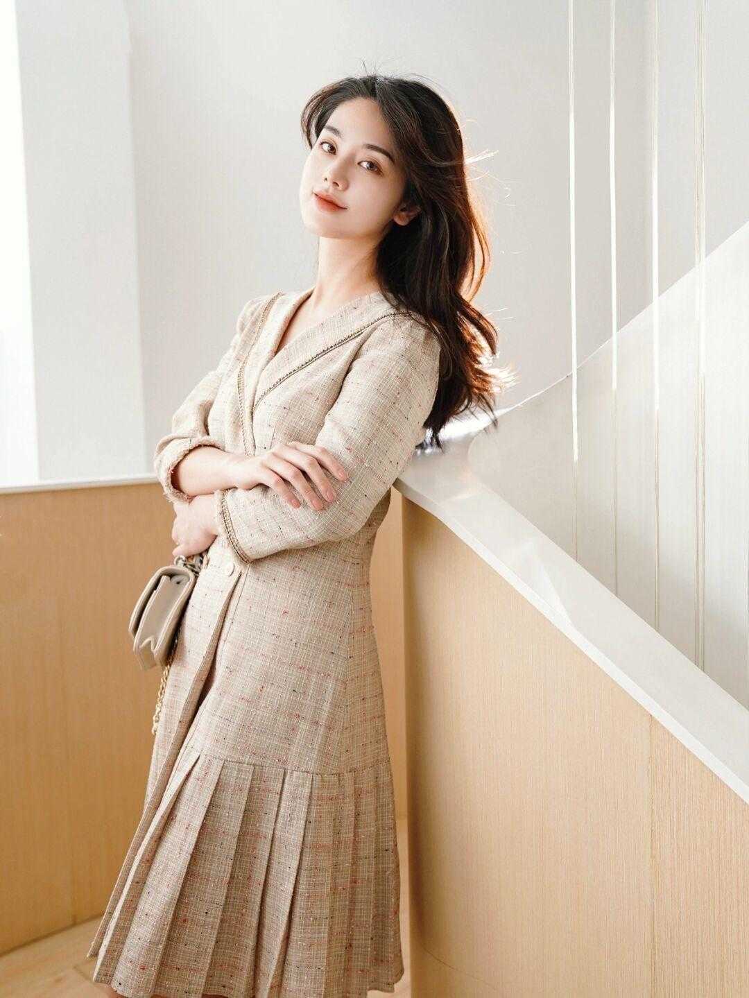 职业范 通勤连衣裙就备这几条,精致优雅又有职业范,穿上秒变“大佬”