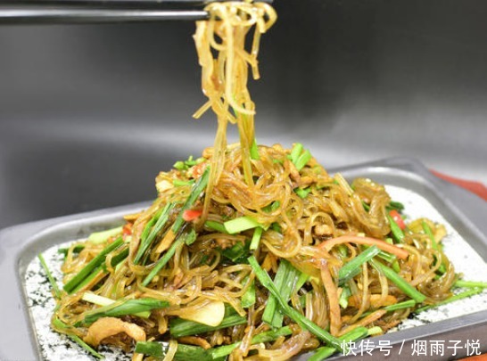 炒粉条,泡软直接炒就错了,做好2步,不粘连不起坨,爽滑又入味