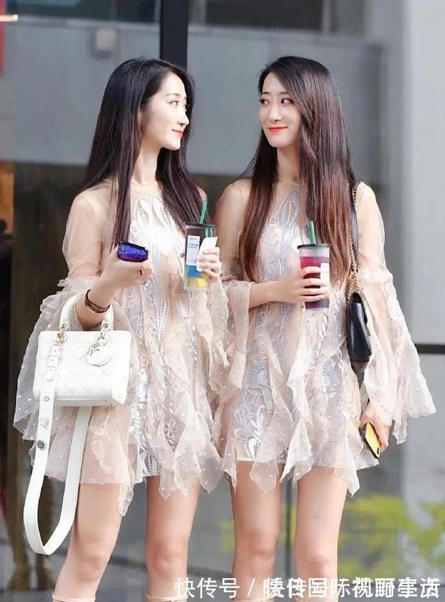 穿搭 双胞胎姐妹搭配风格魅力四射,泡泡袖网纱连衣裙,又纯又欲