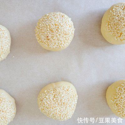 百吃不腻的松软无比的汉堡胚，夹什么都好吃。教程
