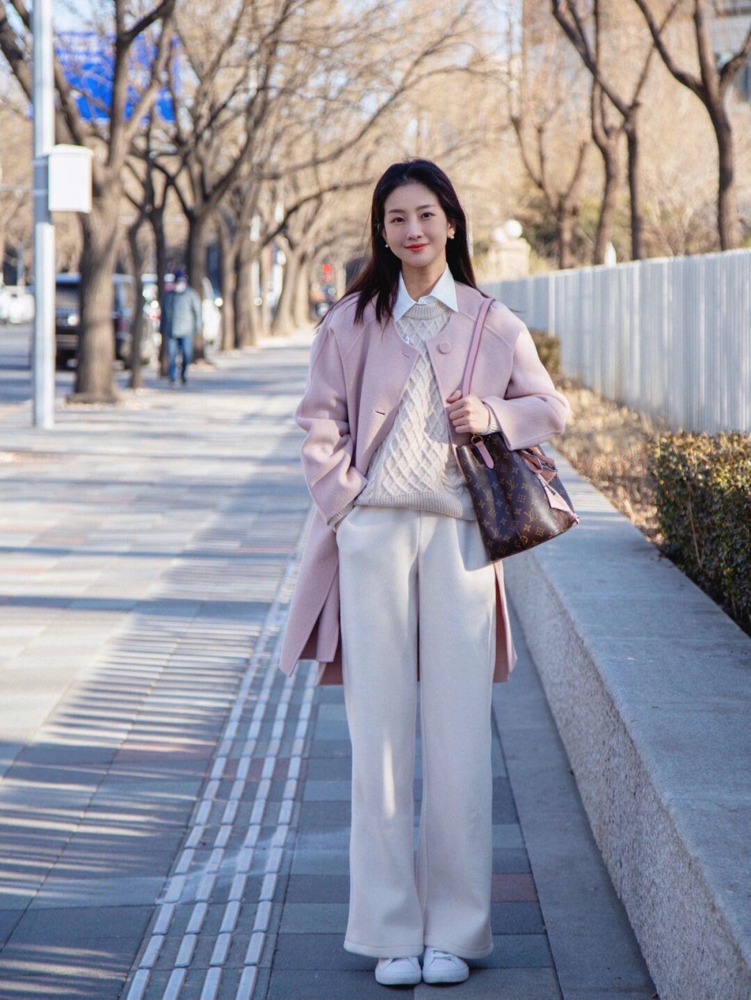 时髦 果然“毛呢外套”才是yyds,这样搭配保暖又舒适,普通人也能驾驭