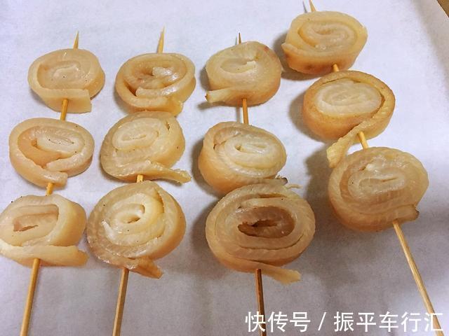 女人|女人要常吃猪皮，滋补又养颜，烤着吃，一口一个好吃到停不下来了