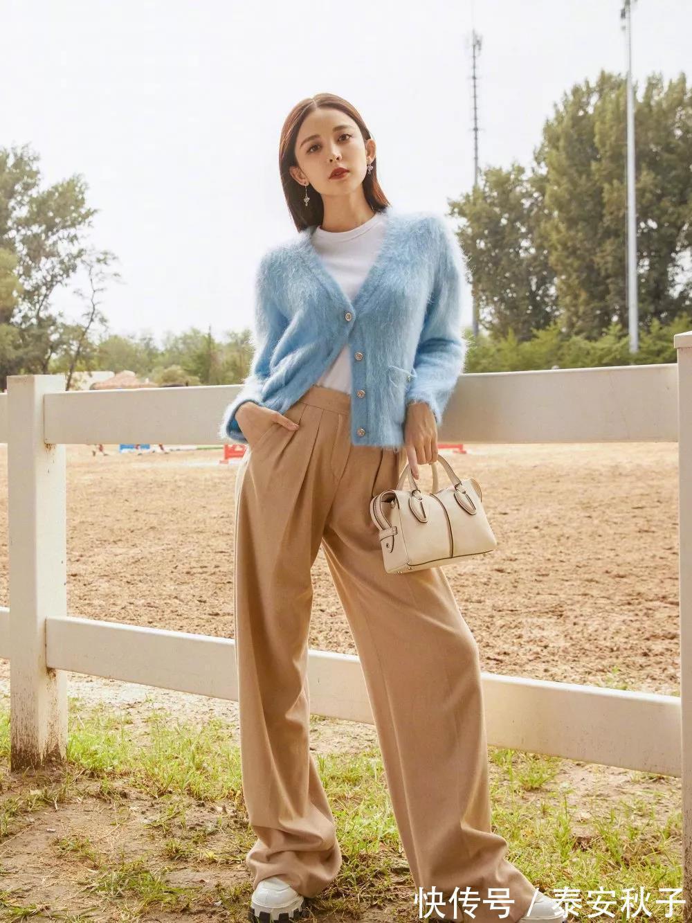 实操 真正会穿衣的女人,不会拒绝“奶奶衫”!温柔大方,沉稳又高级!