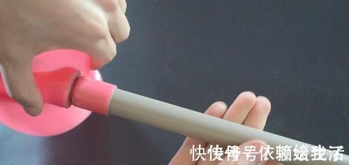 你家里有用旧不要的百洁布吗?这个用途太聪明了,越早知道越好